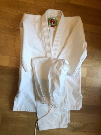 Judo outfit - Age 11/13