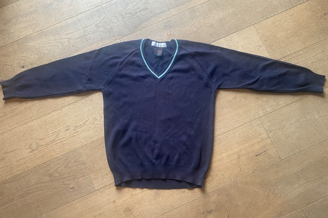 V-neck Coastal Stripe (Snr) size 34