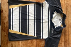 Selling with online payment: Reversible shirt