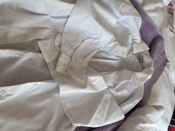 Selling with online payment: White shirts