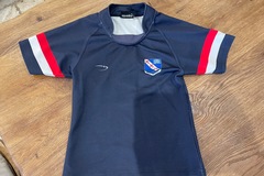 Selling with online payment: Boy’s navy rugby shirt 26”