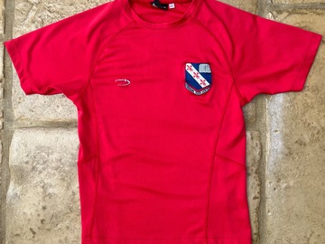 Selling with online payment: Crested Fitness Shirt 30-32”