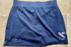Selling with online payment: 28" Crested Skort VGC