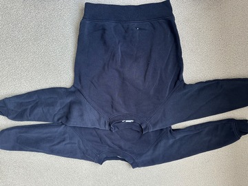 Selling with online payment: Navy Sweatshirt x2 age 5/6