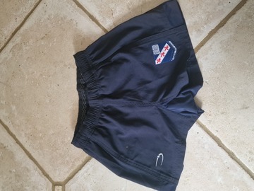 Selling with online payment: Navy PE shorts 26"