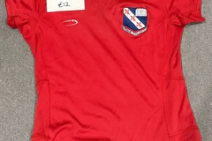 Selling with online payment: Good condition girls crested fitness shirt 30/32" £12