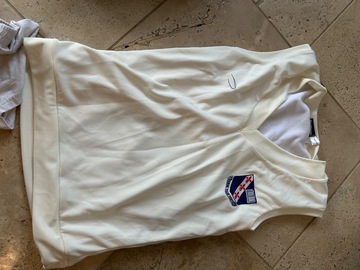 Selling with online payment: Crested Cricket Slipover